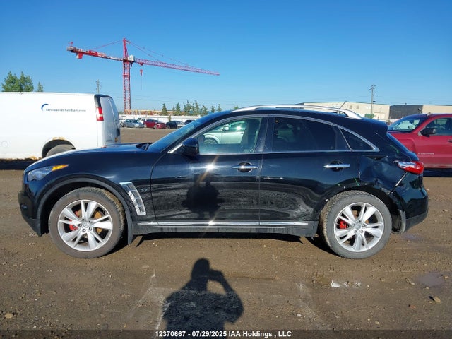 JN8CS1MW0FM480378 Infiniti 2015