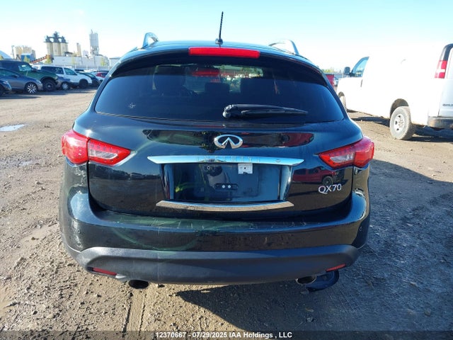 JN8CS1MW0FM480378 Infiniti 2015