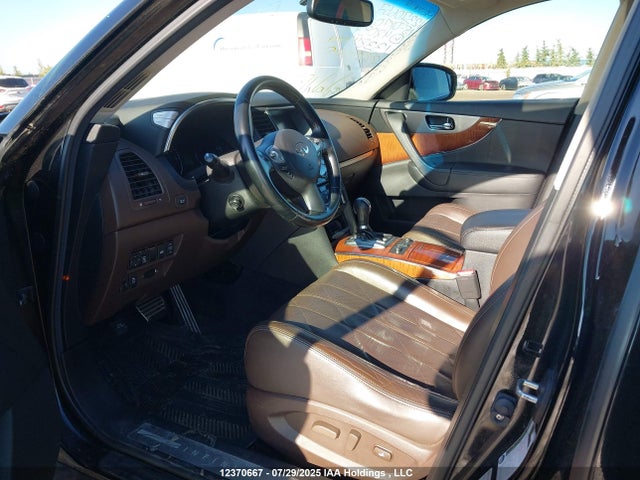 JN8CS1MW0FM480378 Infiniti 2015
