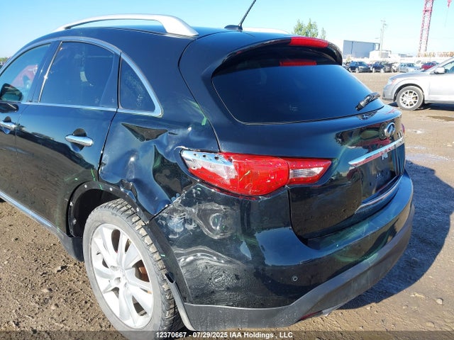 JN8CS1MW0FM480378 Infiniti 2015
