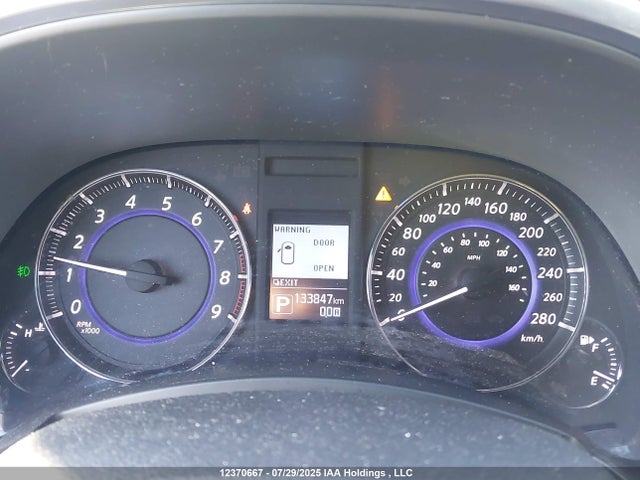 JN8CS1MW0FM480378 Infiniti 2015