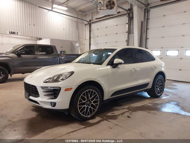 Porsche Macan 2017 WP1AA2A52HLB81022 Image 2