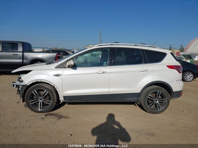 1FMCU9J94FUC37865 Ford Escape