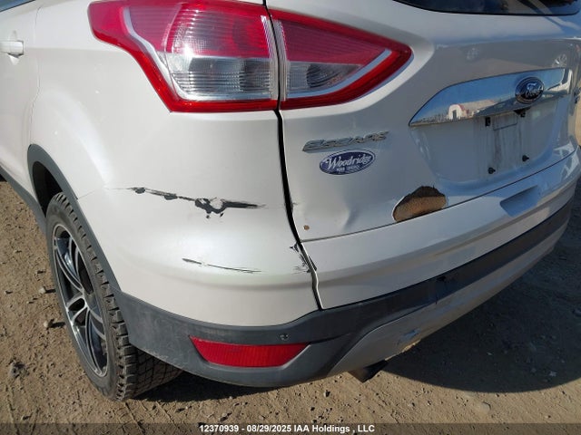 1FMCU9J94FUC37865 Ford Escape