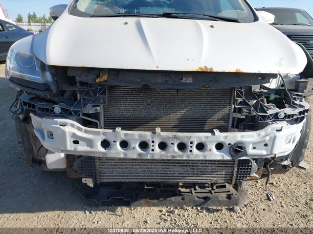 1FMCU9J94FUC37865 Ford Escape