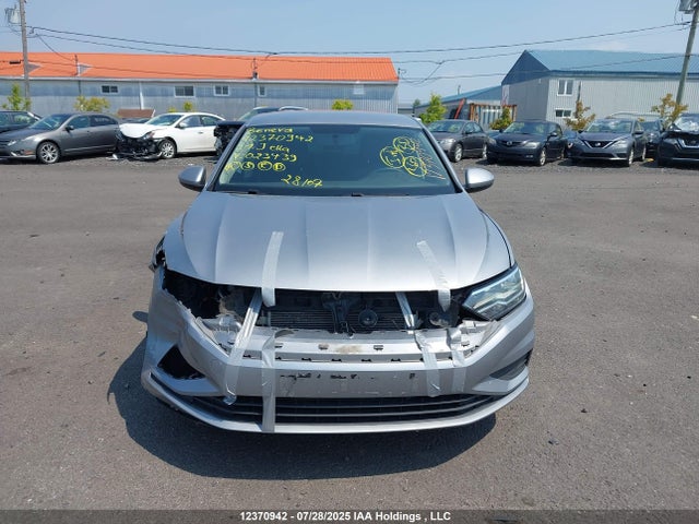3VWN57BU2MM023439 Volkswagen tsi