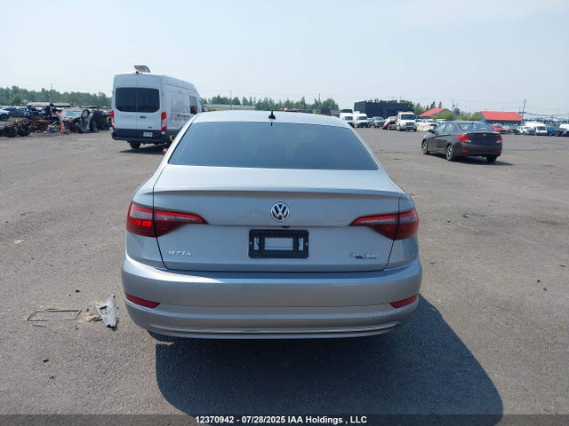 3VWN57BU2MM023439 Volkswagen tsi