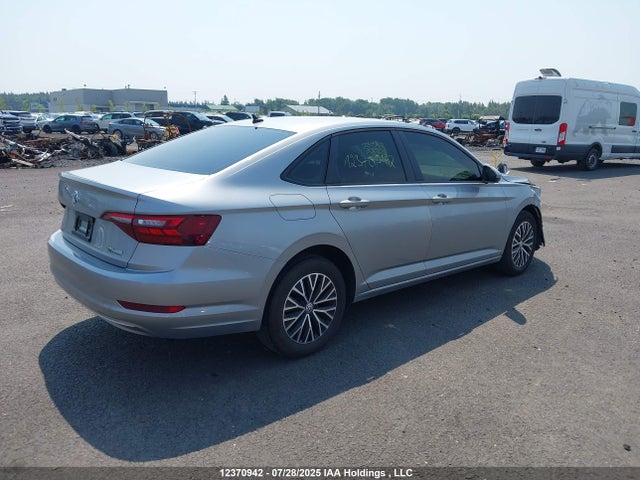 3VWN57BU2MM023439 Volkswagen tsi