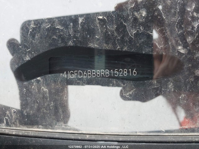 4JGFD6BB8RB152816 Mercedes-Benz m256