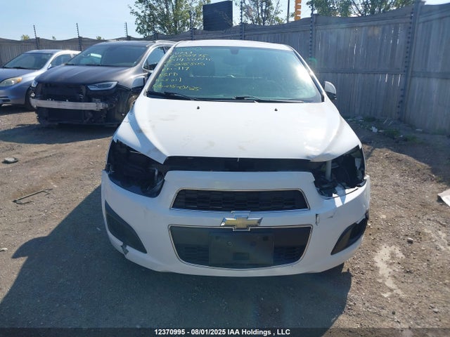 1G1JC6EH1E4228806 Chevrolet luw