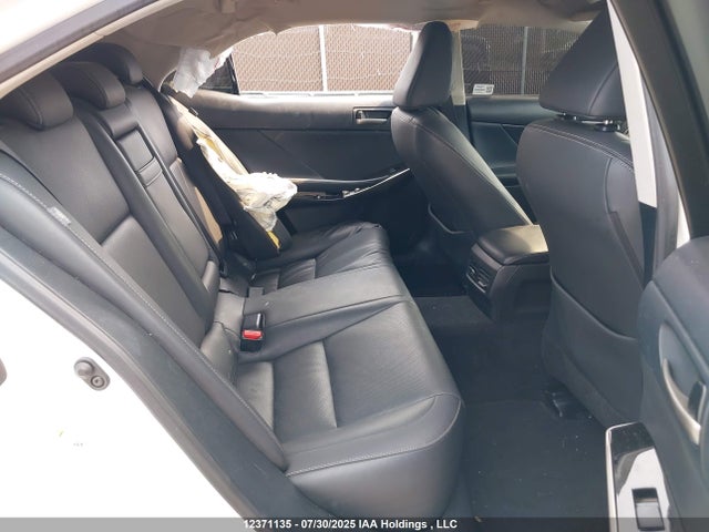 Lexus IS 2018 JTHC81D27J5032504 Image 8