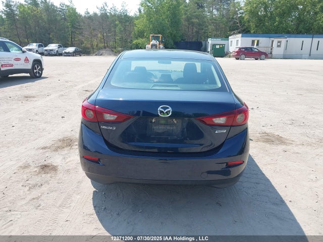 3MZBM1U77FM185595 Mazda pe