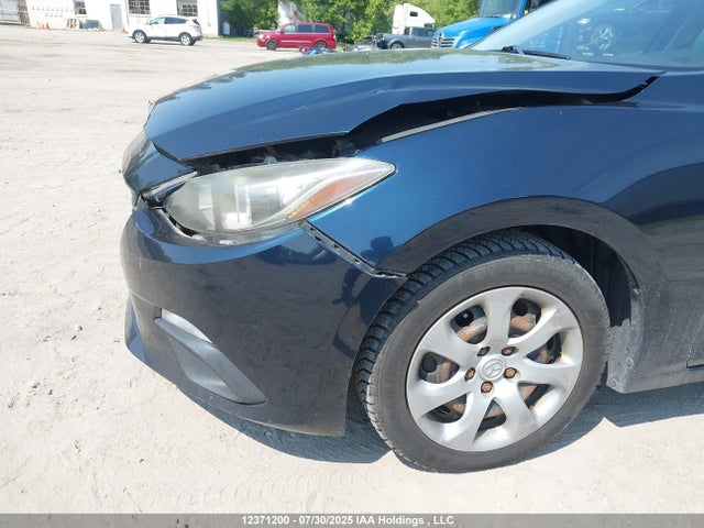 3MZBM1U77FM185595 Mazda pe