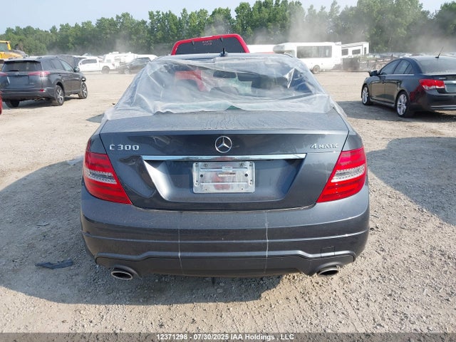 Mercedes-Benz C-Class 2014 WDDGF8AB4EA950493 Image 16