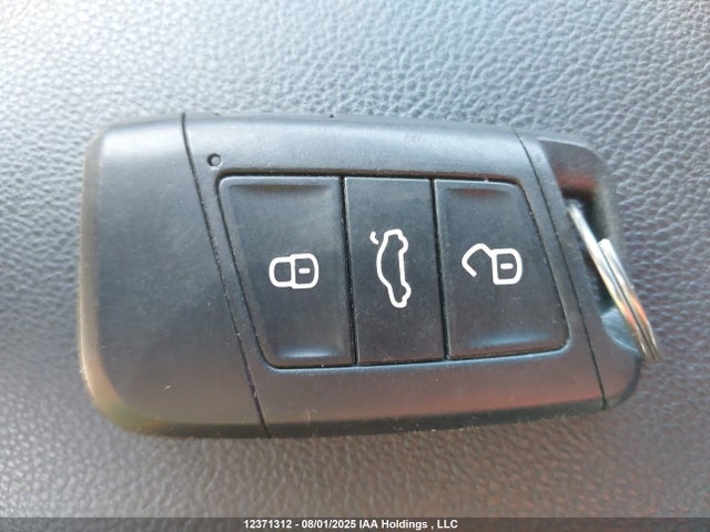 3VVLX7B20NM074587 Volkswagen tsi