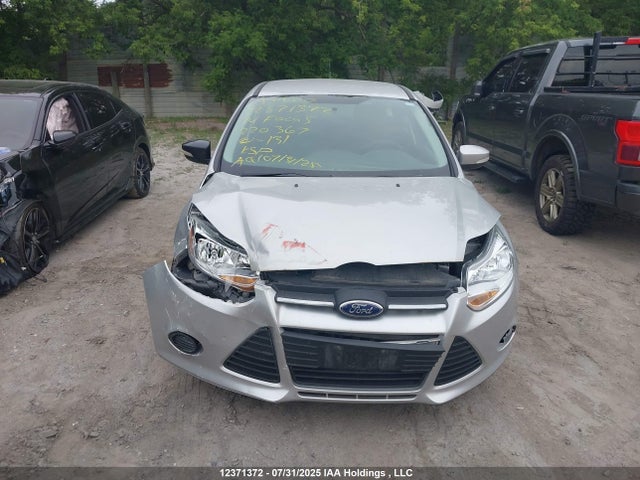 Ford Focus 2014 1FADP3K21EL220367 Image 13