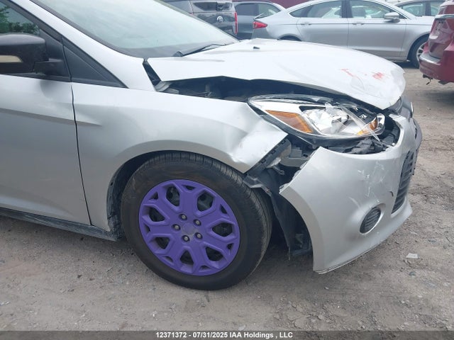 Ford Focus 2014 1FADP3K21EL220367 Image 21