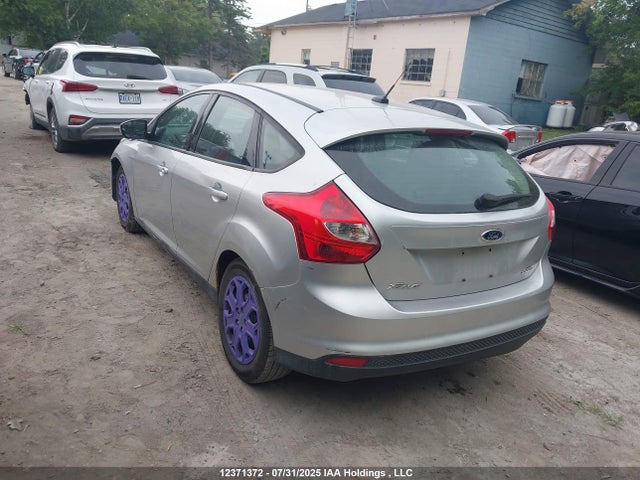 Ford Focus 2014 1FADP3K21EL220367 Image 3
