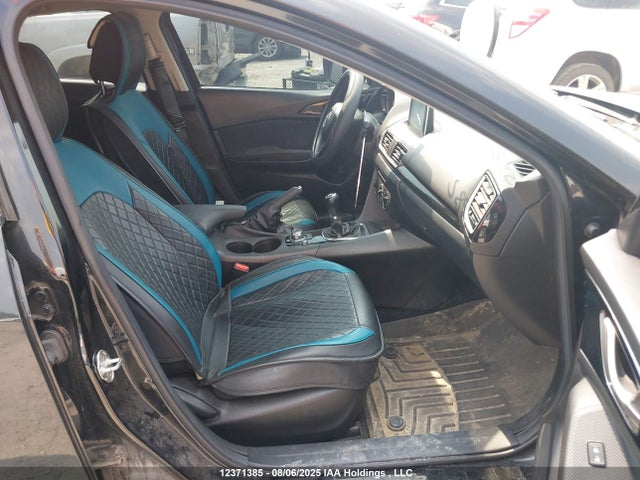 3MZBM1U72GM305997 Mazda pe