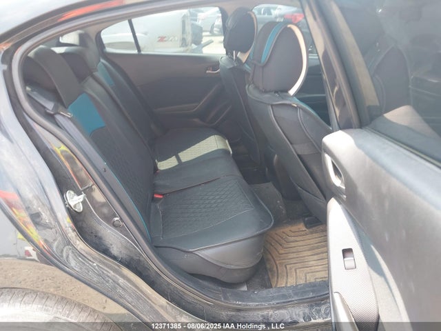 3MZBM1U72GM305997 Mazda pe