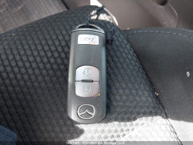 JM3KE4CY8G0824509 Mazda py