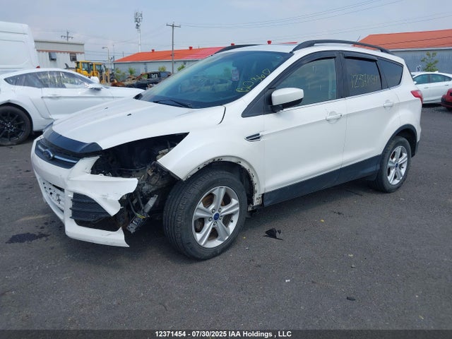 Ford Escape 2016 1FMCU0GX7GUC63444 Image 2