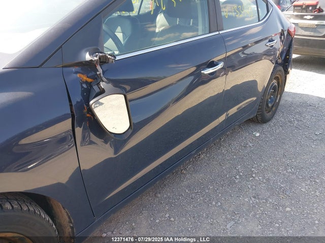 Hyundai Elantra 2017 KMHD84LF8HU133543 Image 12