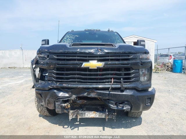 Chevrolet l8t 2024 1GC4YSE70RF309280 Image 13