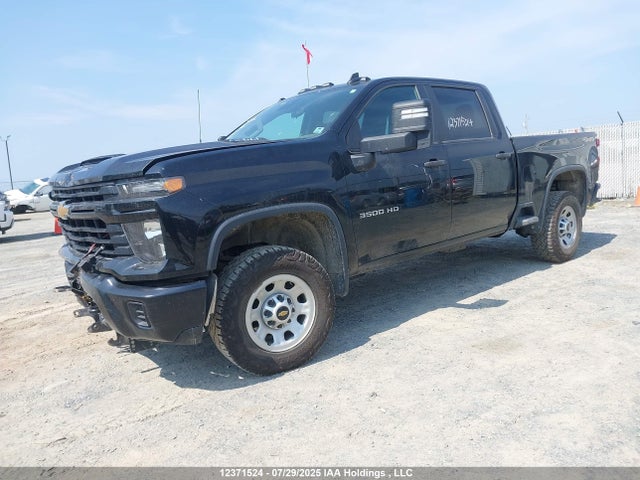 Chevrolet l8t 2024 1GC4YSE70RF309280 Image 2