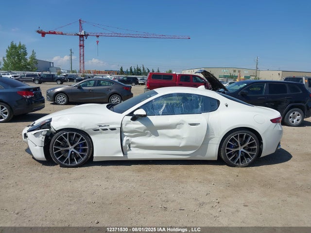Maserati Granturismo 2024 ZAMBMVBBXRX442017 Image 15