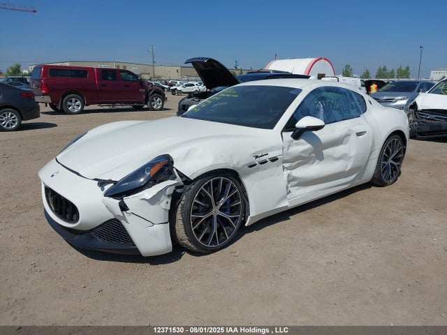 Maserati Granturismo 2024 ZAMBMVBBXRX442017 Image 2