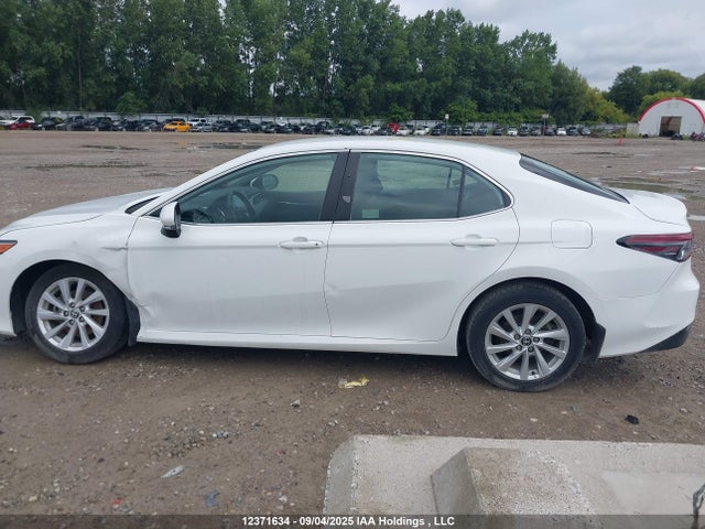 12371634 :رقم المزاد ، 4T1C31AK0NU596149 vin ، 2022 Toyota Camry Le مزاد بيع