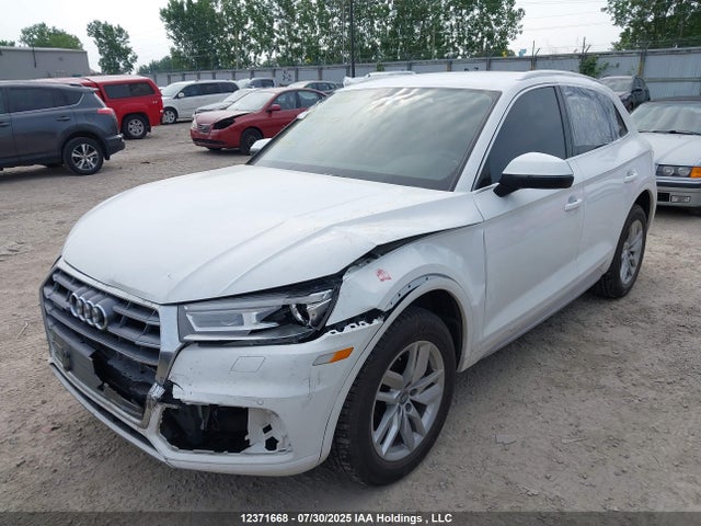 Audi Q5 2018 WA1ANAFY0J2218237 Image 2
