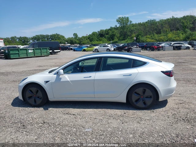 5YJ3E1EA1LF780070 Tesla 2020
