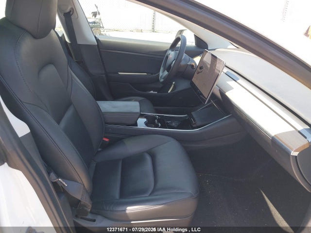 5YJ3E1EA1LF780070 Tesla 2020