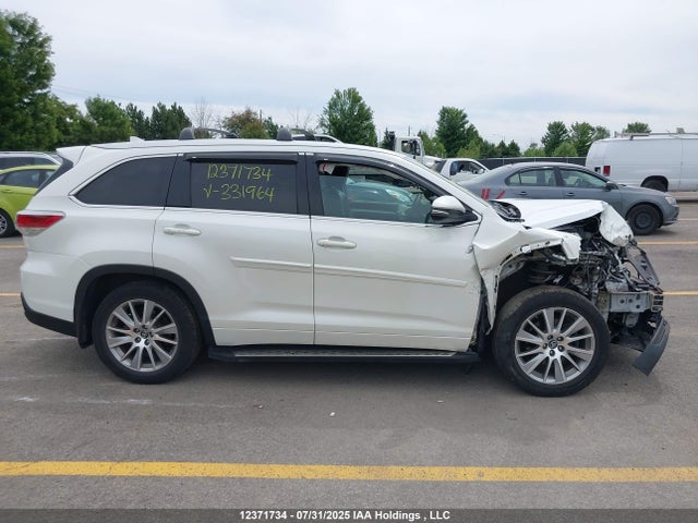 Toyota 2gr-fe 2016 5TDJKRFH6GS331964 Image 13