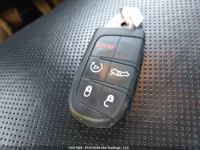 2C3CCASGXFH763818 Chrysler 2015