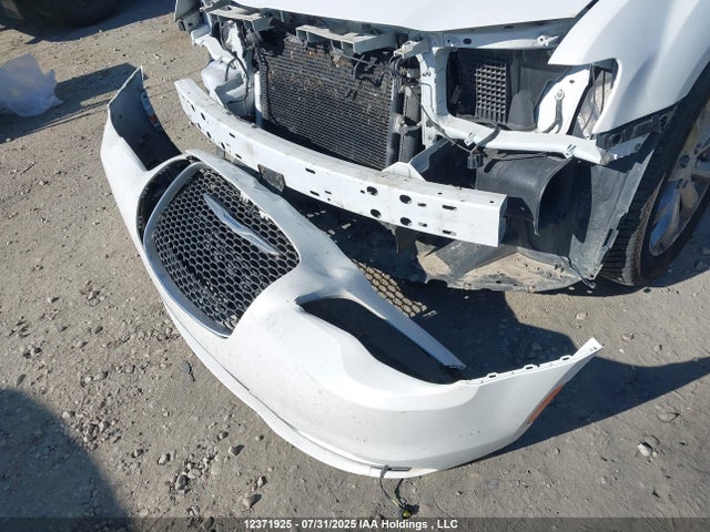 2C3CCASGXFH763818 Chrysler 2015