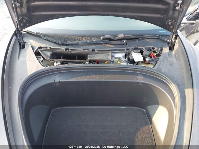 5YJ3E1EB1JF107799 Tesla 2018