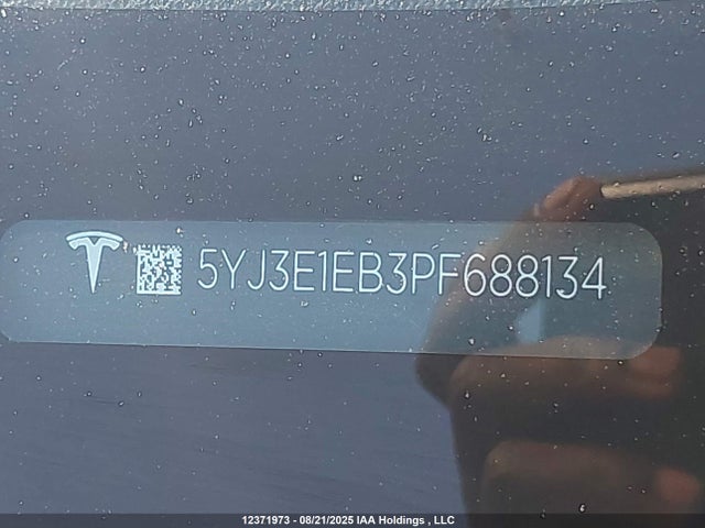 5YJ3E1EB3PF688134 Tesla MODEL 3