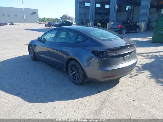 5YJ3E1EB3PF688134 Tesla MODEL 3