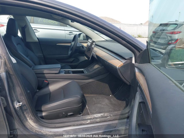 5YJ3E1EB3PF688134 Tesla MODEL 3