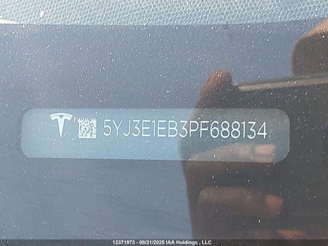 5YJ3E1EB3PF688134 Tesla MODEL 3