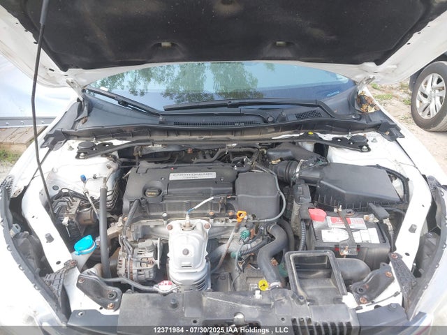 Honda Accord 2015 1HGCR2F95FA810619 Image 10