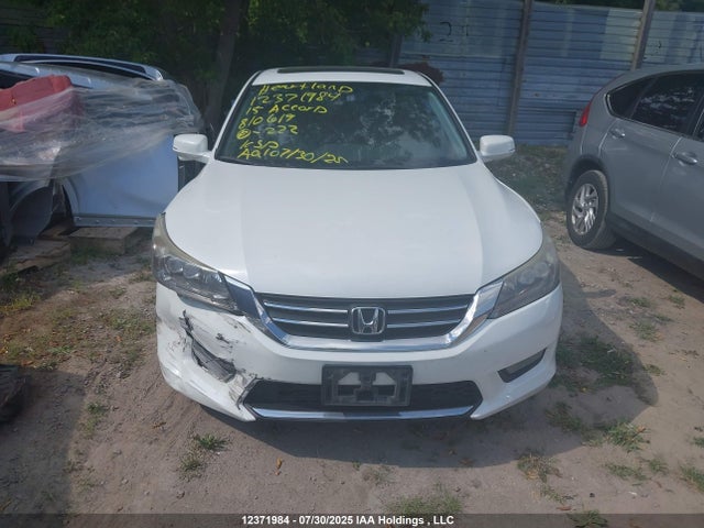 Honda Accord 2015 1HGCR2F95FA810619 Image 13