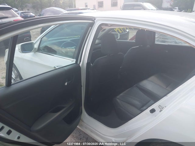 Honda Accord 2015 1HGCR2F95FA810619 Image 8