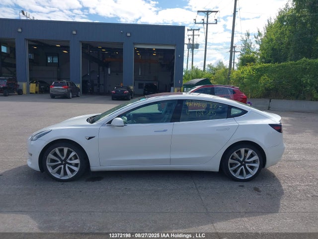 5YJ3E1EBXJF134385 Tesla MODEL 3