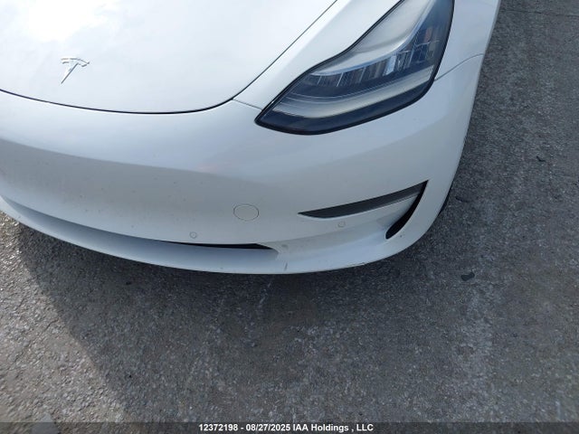 5YJ3E1EBXJF134385 Tesla MODEL 3