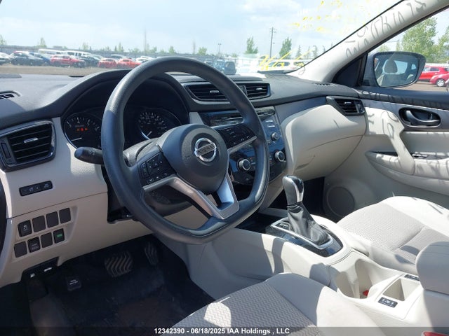 JN1BJ1CRXHW122494 Nissan 2017
