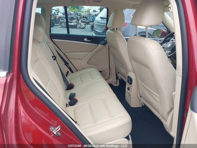 WVGJV7AX0FW093601 Volkswagen Tiguan